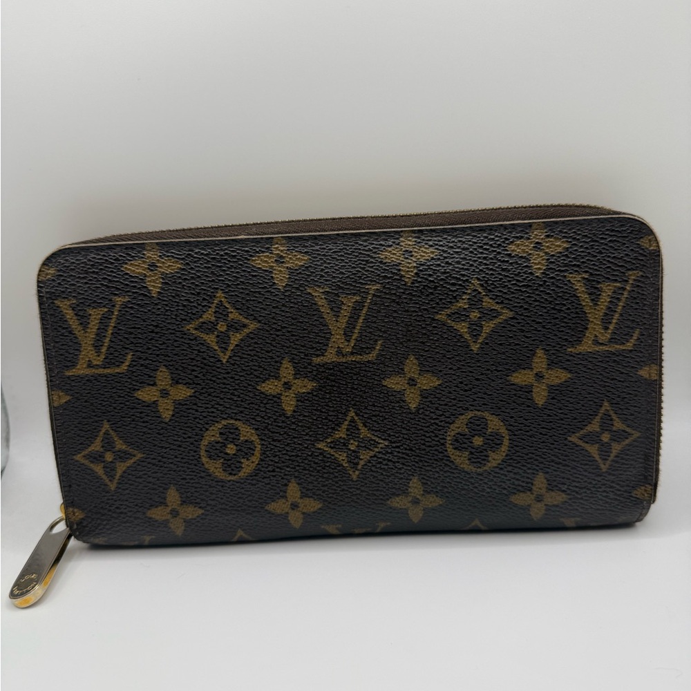 Louis Vuitton  Monogram Zippy Wallet CA0099